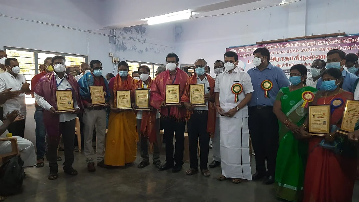 ஆசிரியர்களை கௌரவித்த செந்தில் பாலாஜி