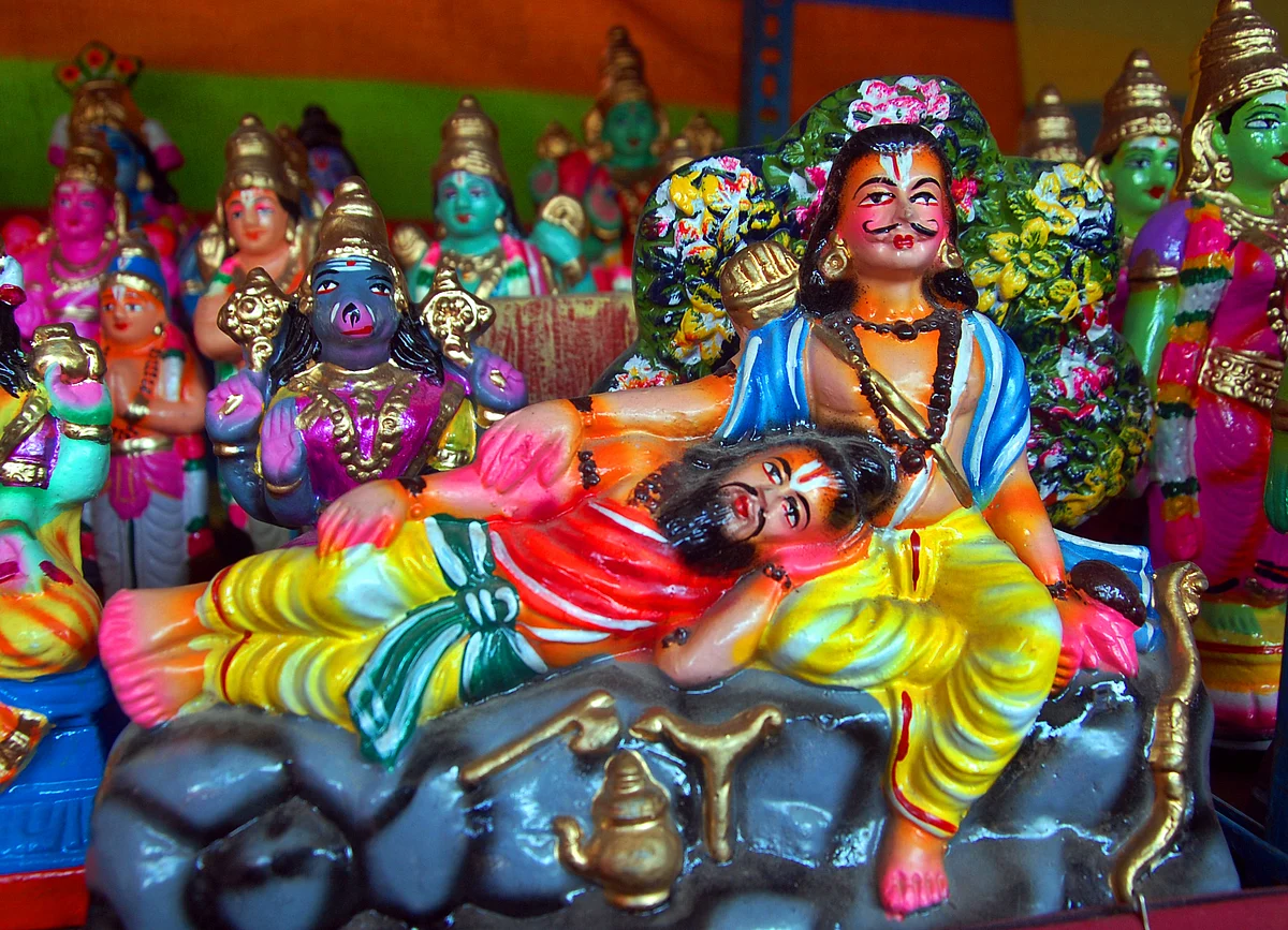 குழந்தை புத்தர், கிருஷ்ண லீலை, விவசாயி; கண்ணைக்கவரும் வண்ணமயமான நவராத்திரி கொலு பொம்மைகள்!