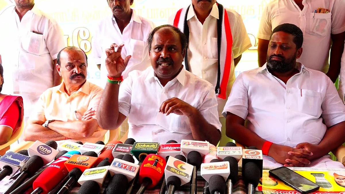 செய்தியாளர் சந்திப்பில் உதயகுமார்