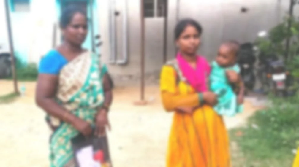 கைக்குழந்தையுடன் போராட்டம் செய்த பெண்