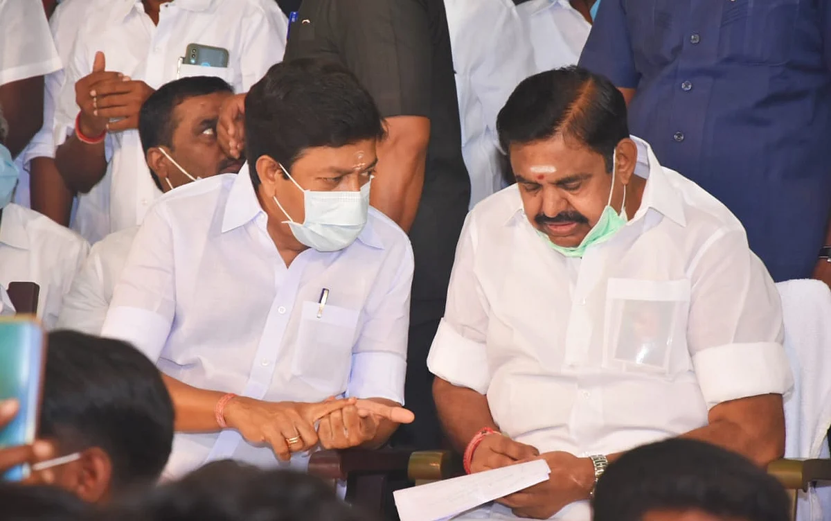சி.வி.சண்முகம் - எடப்பாடி பழனிசாமி