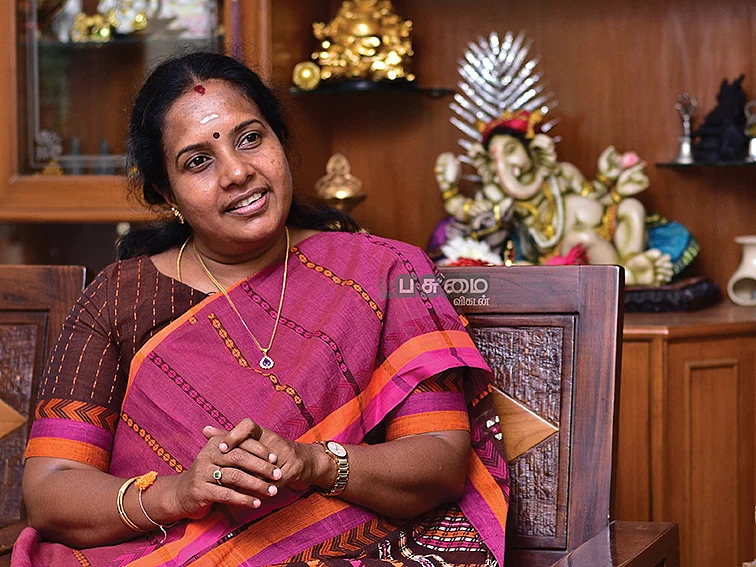 `டாஸ்மாக் அருகே தடுப்பூசி முகாம்' - தமிழக அரசுக்கு வானதி சீனிவாசன் சொல்லும் யோசனை!