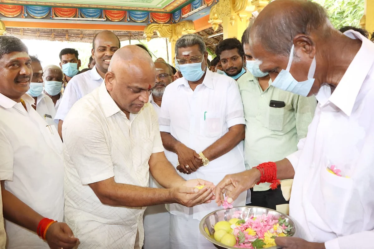 முதல்வர் ரங்கசாமியுடன் முன்னாள் அமைச்சர் மல்லாடி கிருஷ்ணாராவ்