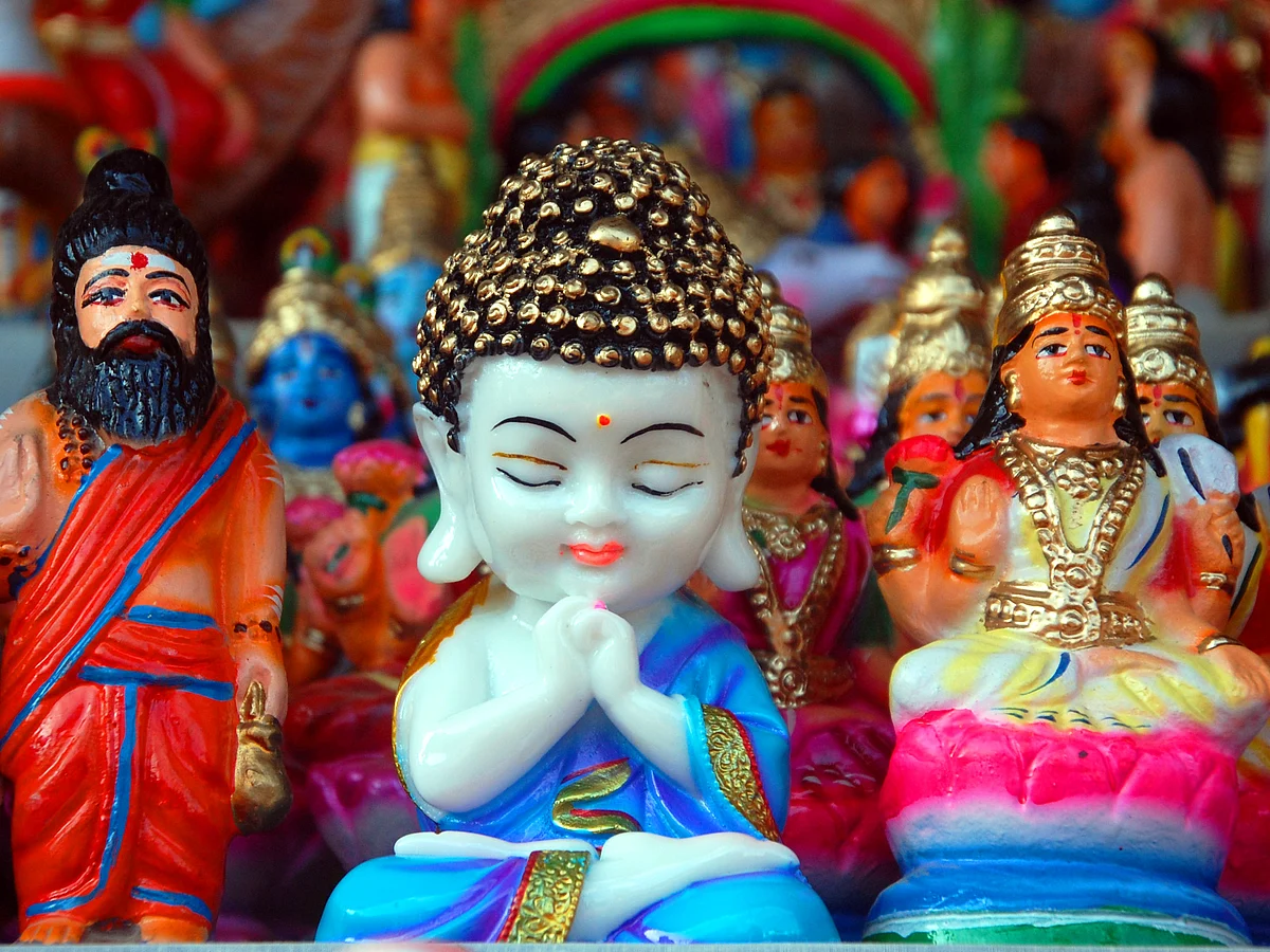 குழந்தை புத்தர், கிருஷ்ண லீலை, விவசாயி; கண்ணைக்கவரும் வண்ணமயமான நவராத்திரி கொலு பொம்மைகள்!