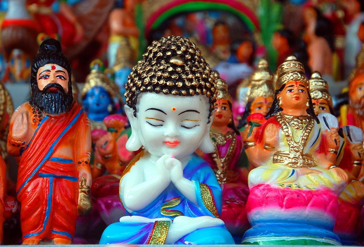 குழந்தை புத்தர், கிருஷ்ண லீலை, விவசாயி; கண்ணைக்கவரும் வண்ணமயமான நவராத்திரி கொலு பொம்மைகள்!
