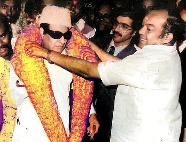 எம்.ஜி.ஆர் உடன் கண்ணதாசன்