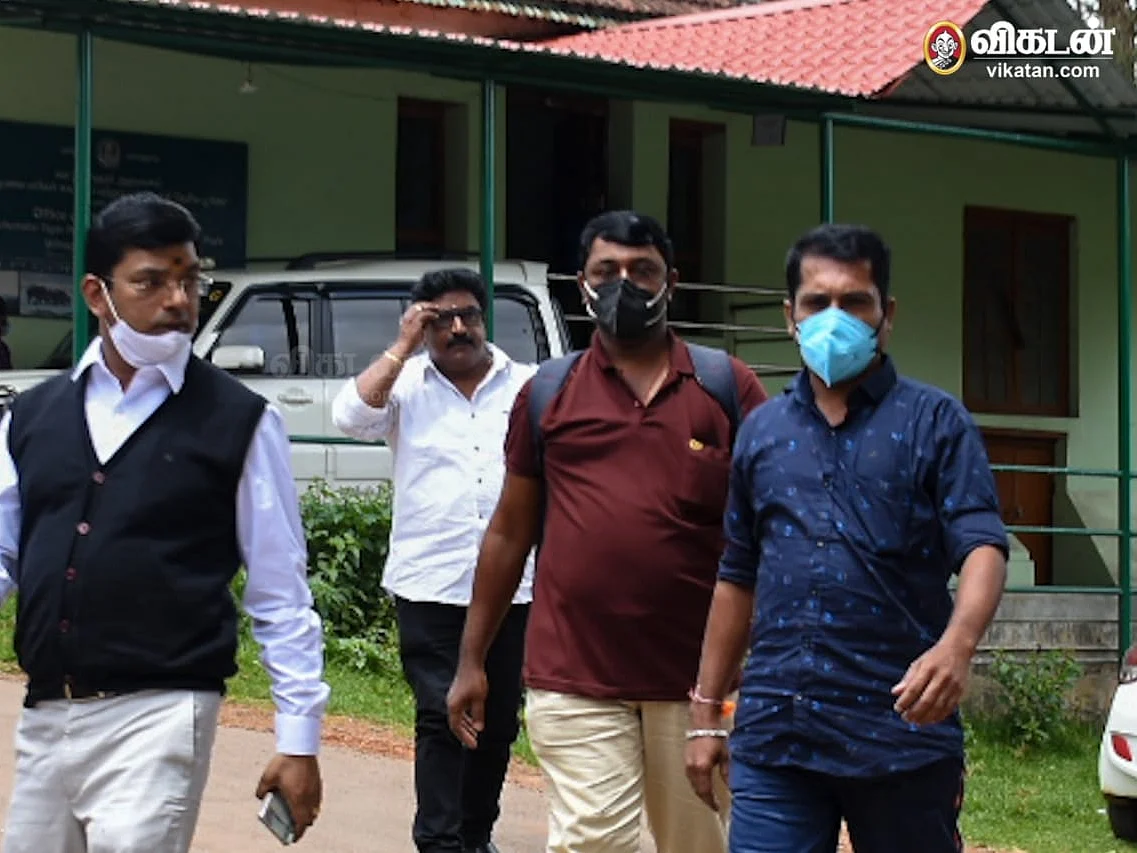 கொடநாடு: சயானிடம் 2 மணி நேரம்; சந்தோஷ் சாமி, மனோஜ் சாமியிடம் 2 நாள்கள்! - விசாரணையில் நடந்தது என்ன?