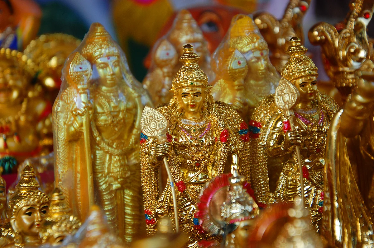 குழந்தை புத்தர், கிருஷ்ண லீலை, விவசாயி; கண்ணைக்கவரும் வண்ணமயமான நவராத்திரி கொலு பொம்மைகள்!