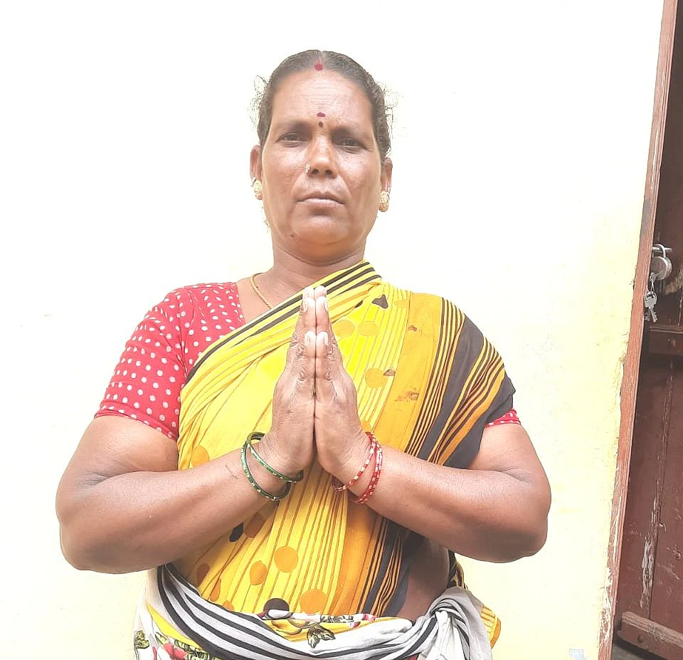 ஊராட்சி மன்றத் தலைவர் ரோஜா