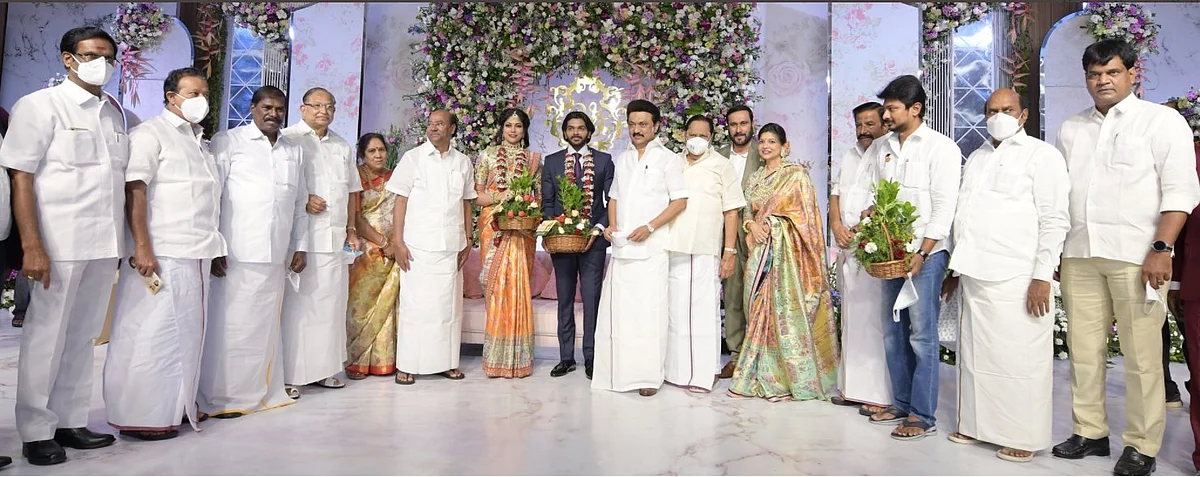 நிகழ்வில் அமைச்சர்களுடன் ஸ்டாலின்