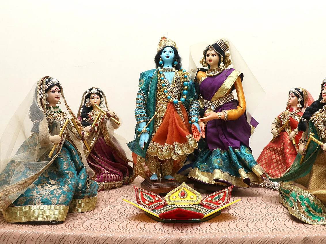 தாம்பூலத்தில் மாஸ்க், நியூஸ்பேப்பர் மலை, பட்டுச்சேலை பேக்ரவுண்டு... கொலு ஸ்பெஷல் டிப்ஸ்