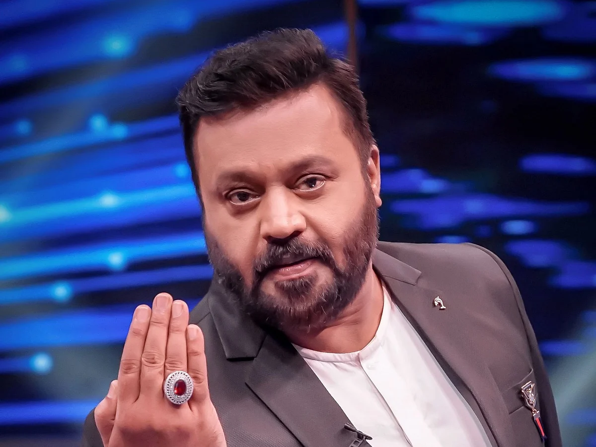 "நான் எம்.பி-யாக்கும்... ஒரு சல்யூட் அடிக்கலாம்"- போலீஸிடம் கொந்தளித்த நடிகர் சுரேஷ் கோபி!