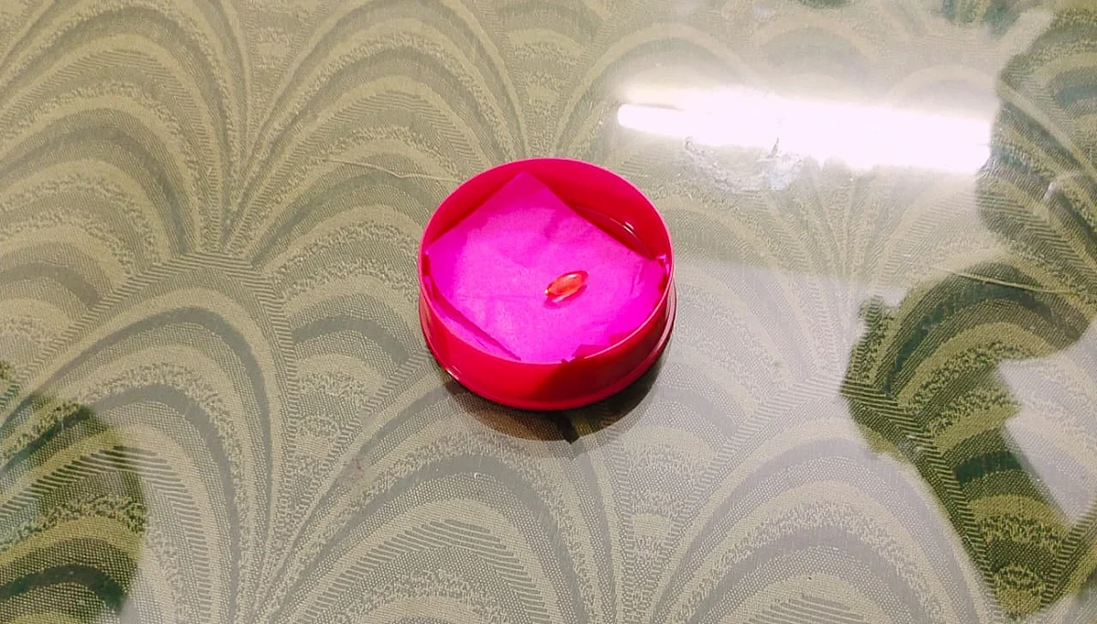 போலி நாகமாணிக்க கல்