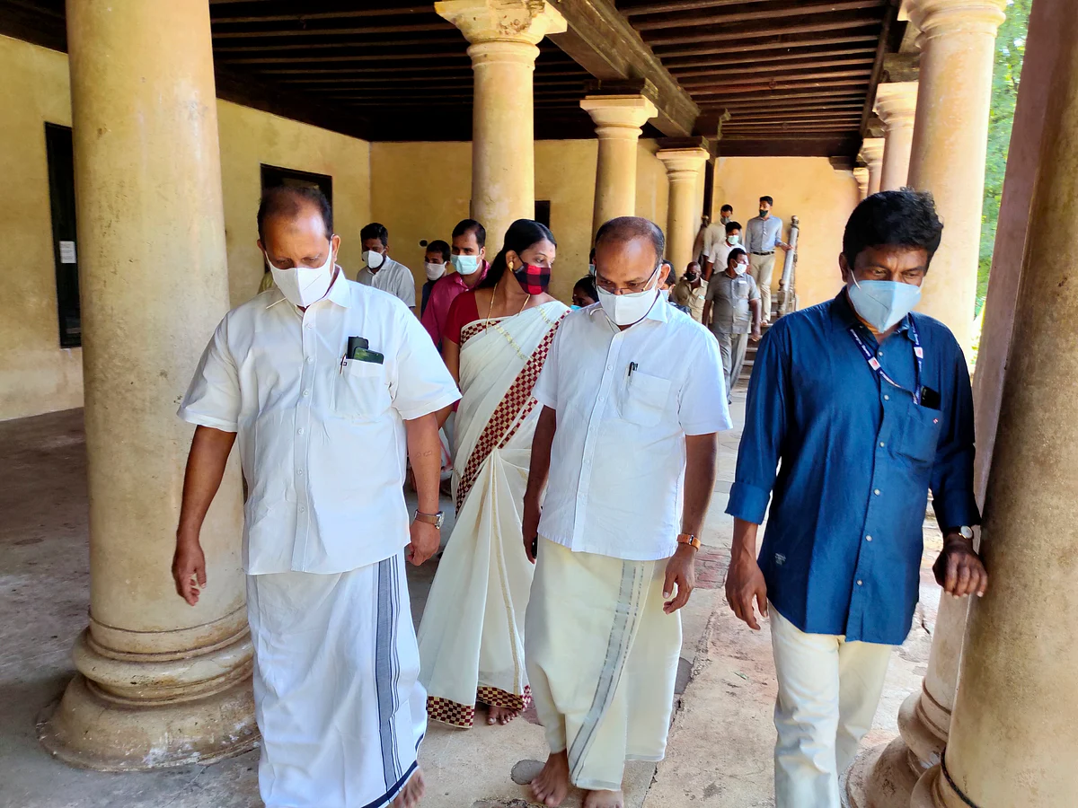 பத்மநாபபுரம் அரண்மனையில் கேரள அமைச்சர் ஆய்வு
