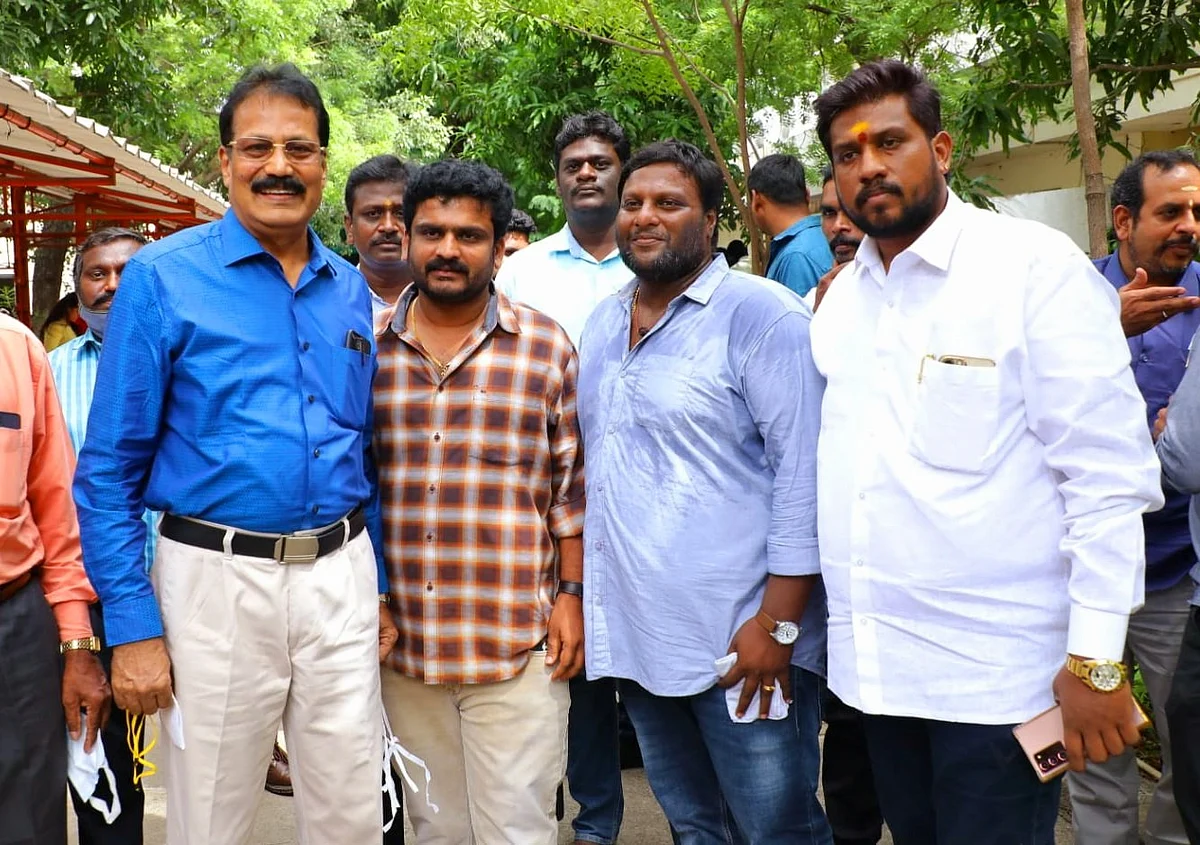 டாக்டர். கிருஷ்ணசாமியுடன் மோகன் ஜி, ஜெயம் எஸ்.கே.கோபி (வலது ஓரம் இருப்பவர்)