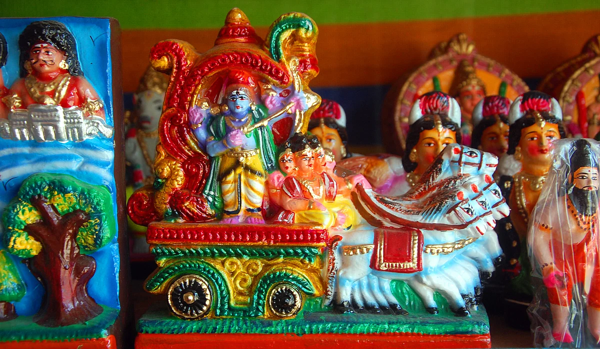 குழந்தை புத்தர், கிருஷ்ண லீலை, விவசாயி; கண்ணைக்கவரும் வண்ணமயமான நவராத்திரி கொலு பொம்மைகள்!