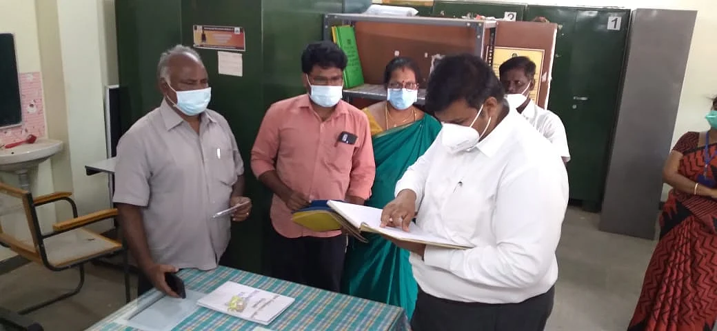 ஆட்சியர் ஆய்வுசெய்தபோது...