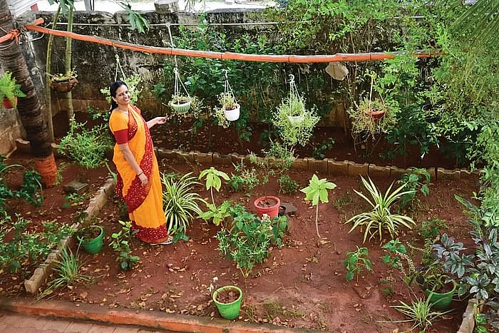சுஜாதா பாபு