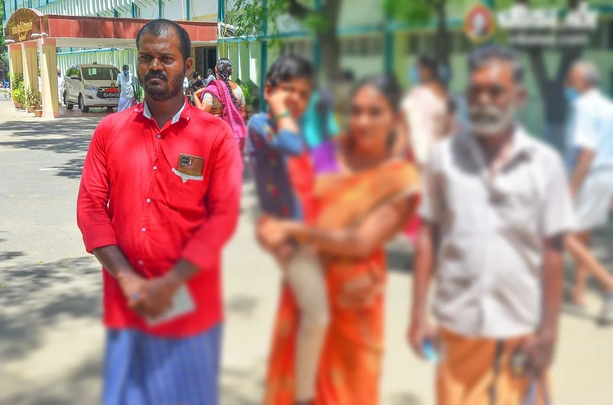 மனைவி, மகளுடன் கருப்பசாமி