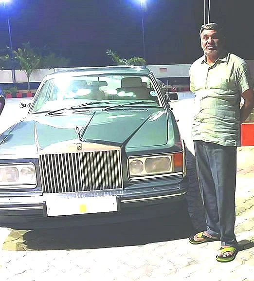 ரோல்ஸ் ராய்ஸ் காருடன் வீரமணி