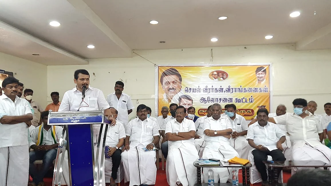 கூட்டத்தில் பேசும் செந்தில் பாலாஜி