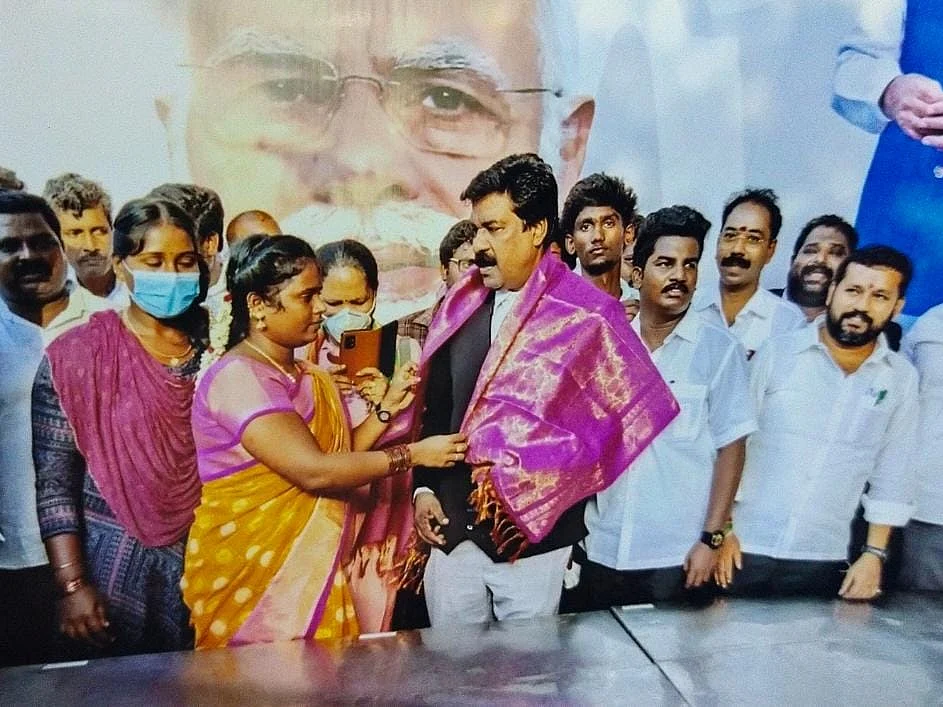 பிரபல ரௌடியின் மனைவி உள்ளாட்சித் தேர்தலில் போட்டி; காவல்துறை நெருக்கடி கொடுப்பதாகப் புகார்!