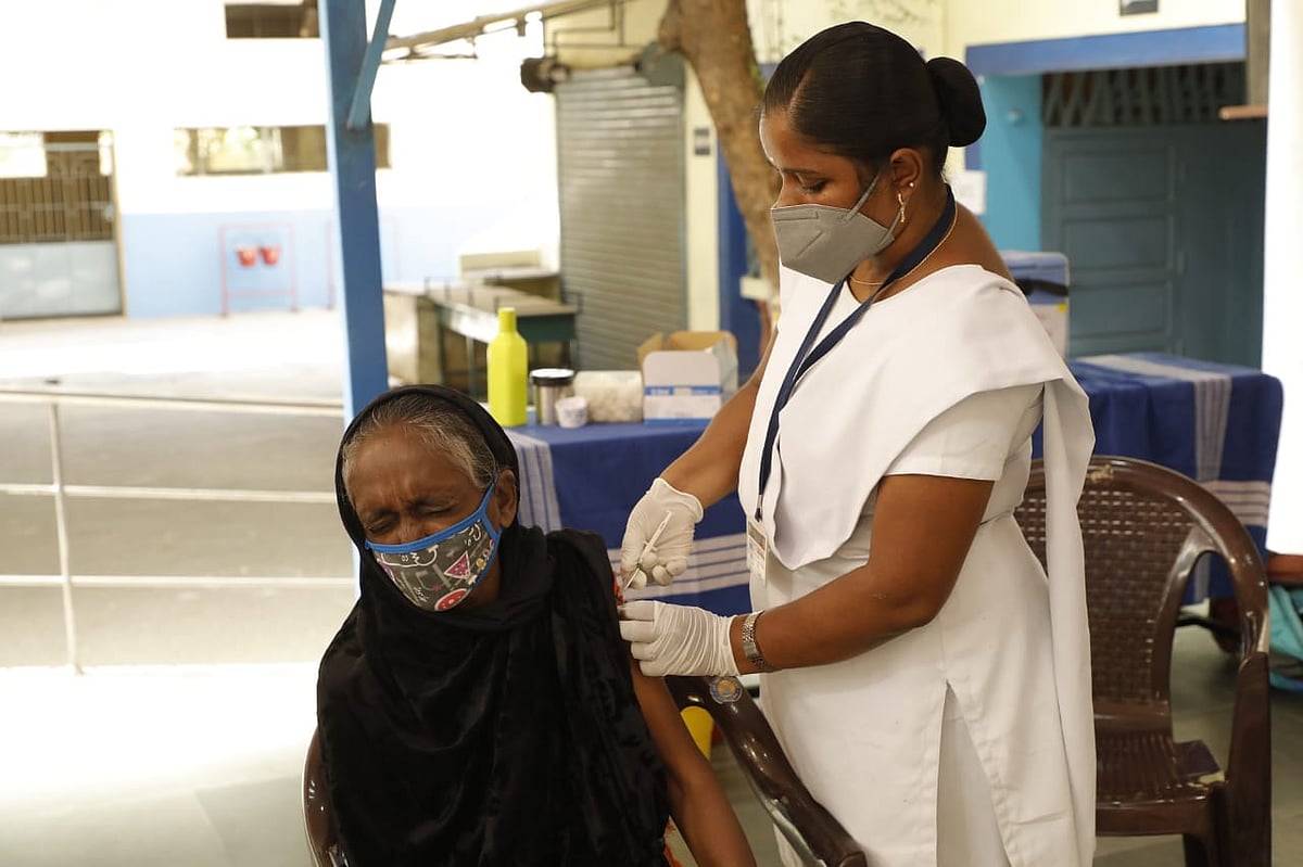 மெகா தடுப்பூசி முகாம்