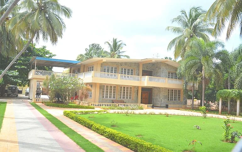 கே.சி.வீரமணியின் வீடு