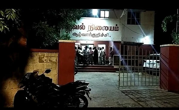 ஆழ்வார்குறிச்சி காவல் நிலையத்தில் விசாரணை