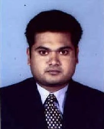 அரசியல் விமர்சகர் ரவி