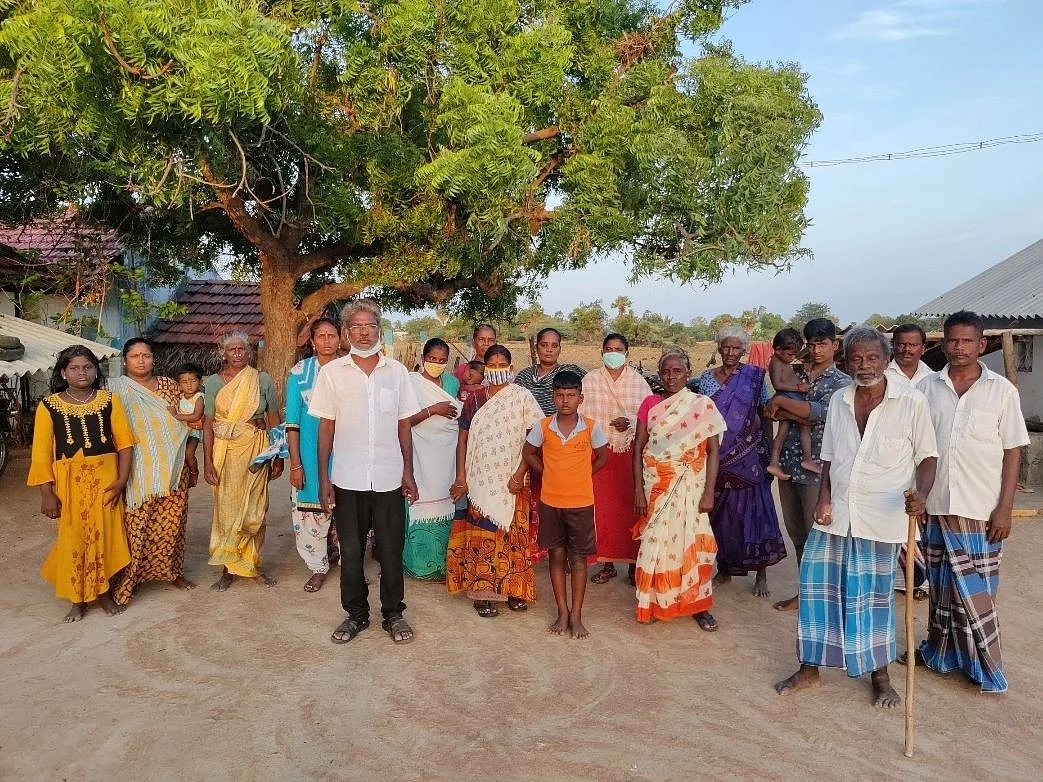 `6 தலைமுறையா இருக்கோம்; சாதிக் கொடுமைல இருந்து தப்பிக்க முடியலை' - கலங்கும் தீயத்தூர் மக்கள்