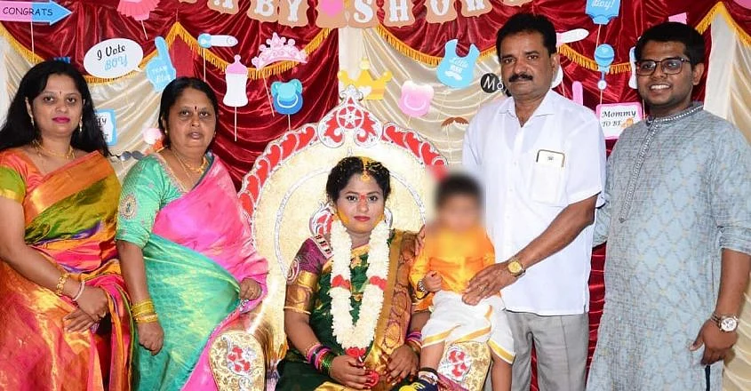பூட்டிய வீட்டில் ஒரே குடும்பத்தினரின் உடல்கள்! - இறந்தவர்களுடன் 5 நாள்கள் இருந்த குழந்தை | Family members suicide in bengaluru shocks every one 2 தற்கொலை செய்த குடும்பம்