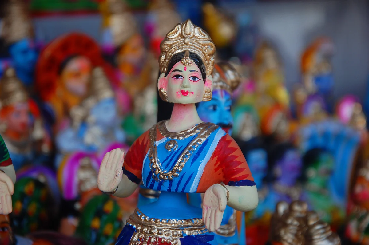 குழந்தை புத்தர், கிருஷ்ண லீலை, விவசாயி; கண்ணைக்கவரும் வண்ணமயமான நவராத்திரி கொலு பொம்மைகள்!