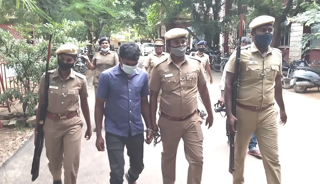 சிறைக்கு அழைத்துச் செல்லப்பட்ட தங்கராஜ்