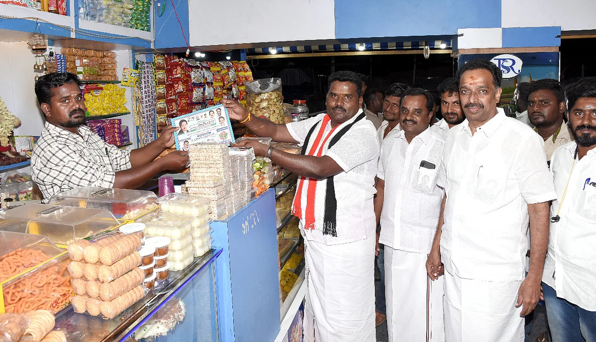 பிரசாரத்தில் எம்.ஆர்.விஜயபாஸ்கர்