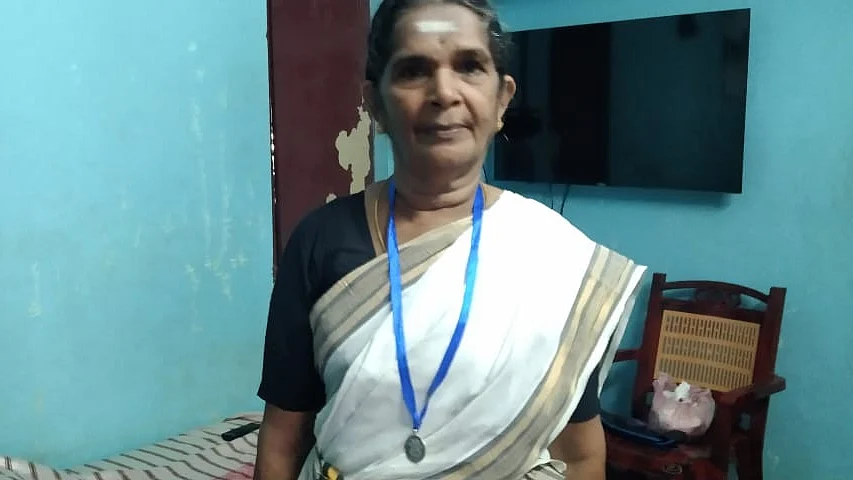 `வீரத்தாய்' விருதுபெற்ற சந்திரிகா தேவி