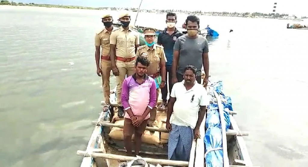 கைதுசெய்யப்பட்ட தந்தை, மகன்