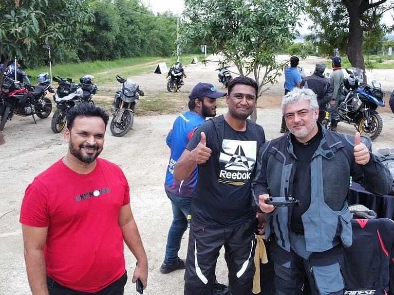 பிஎம்டபிள்யு பைக்கில் அஜித்... வைரலாகும் வீடியோவின் பின்னணி என்ன?
