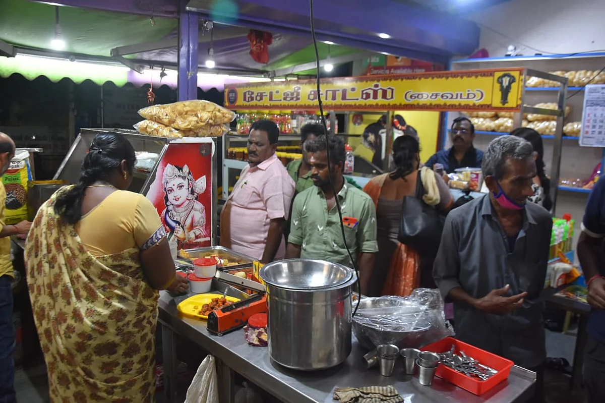 வாடிக்கையாளர்கள்