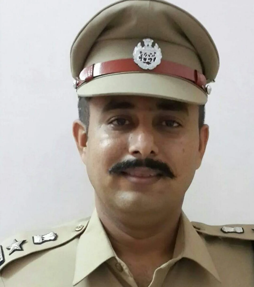 நெல்லை மாநகர காவல்துறை துணை ஆணையாளர் சுரேஷ்குமார்