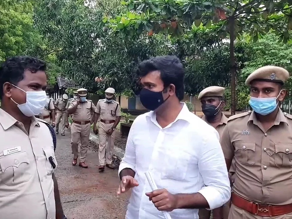 சாட்டை துரைமுருகன் கைது: `கருத்துச் சுதந்திரம்’ என நாம் தமிழர் முன்னிறுத்துவது சரியா?