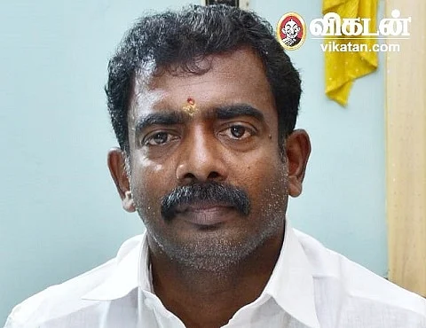 மாவட்ட பஞ்சாயத்து தலைவருக்கு போட்டியிடும் வி.எஸ்.ஆர்.ஜெகதீஷ்