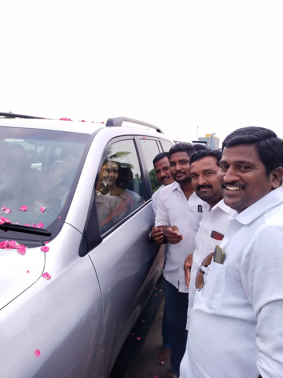 சசிகலாவிற்கு வரவேற்கு கொடுத்த ஆதரவாளர்கள்