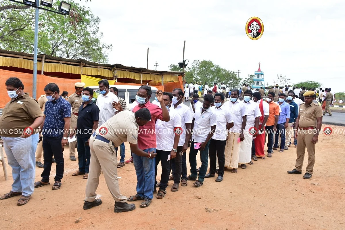 `ரூ.500 வழங்கவில்லை’ ; முத்திரைக்கு பதில் கையெழுத்து, கைநாட்டு! - வாக்குச்சீட்டு அட்ராசிட்டீஸ்