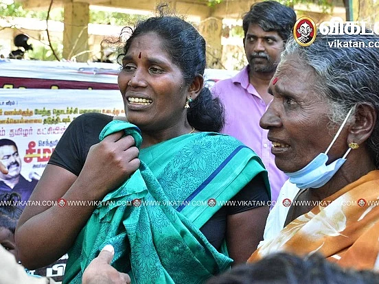 நெல்லை: தேர்தல் முன் விரோதத்தால் தாக்குதல்! - 4 குழந்தைகளுடன் தீக்குளிக்க முயன்ற தாய்!
