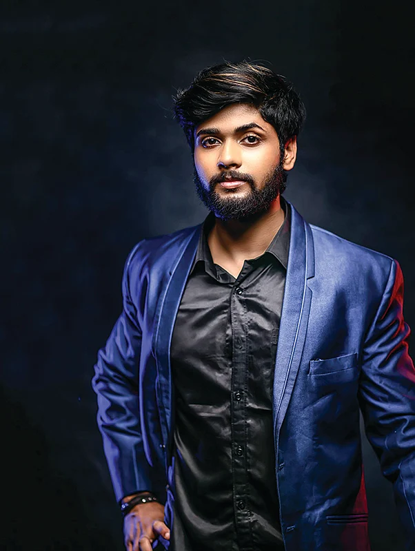 விகடன் TV: “மாடலிங் பண்றவங்களுக்கு நடிக்கத் தெரியாதா?”