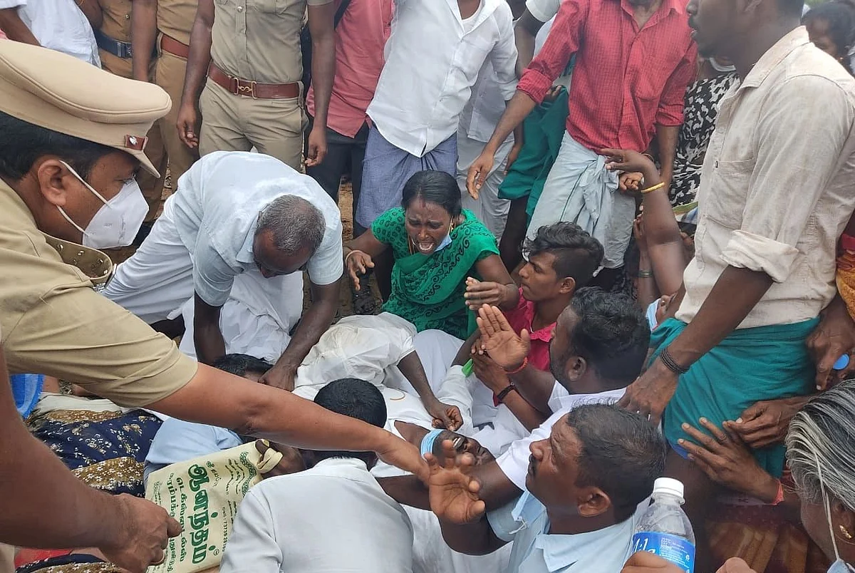 போராட்டத்தில் விவசாயிகள்