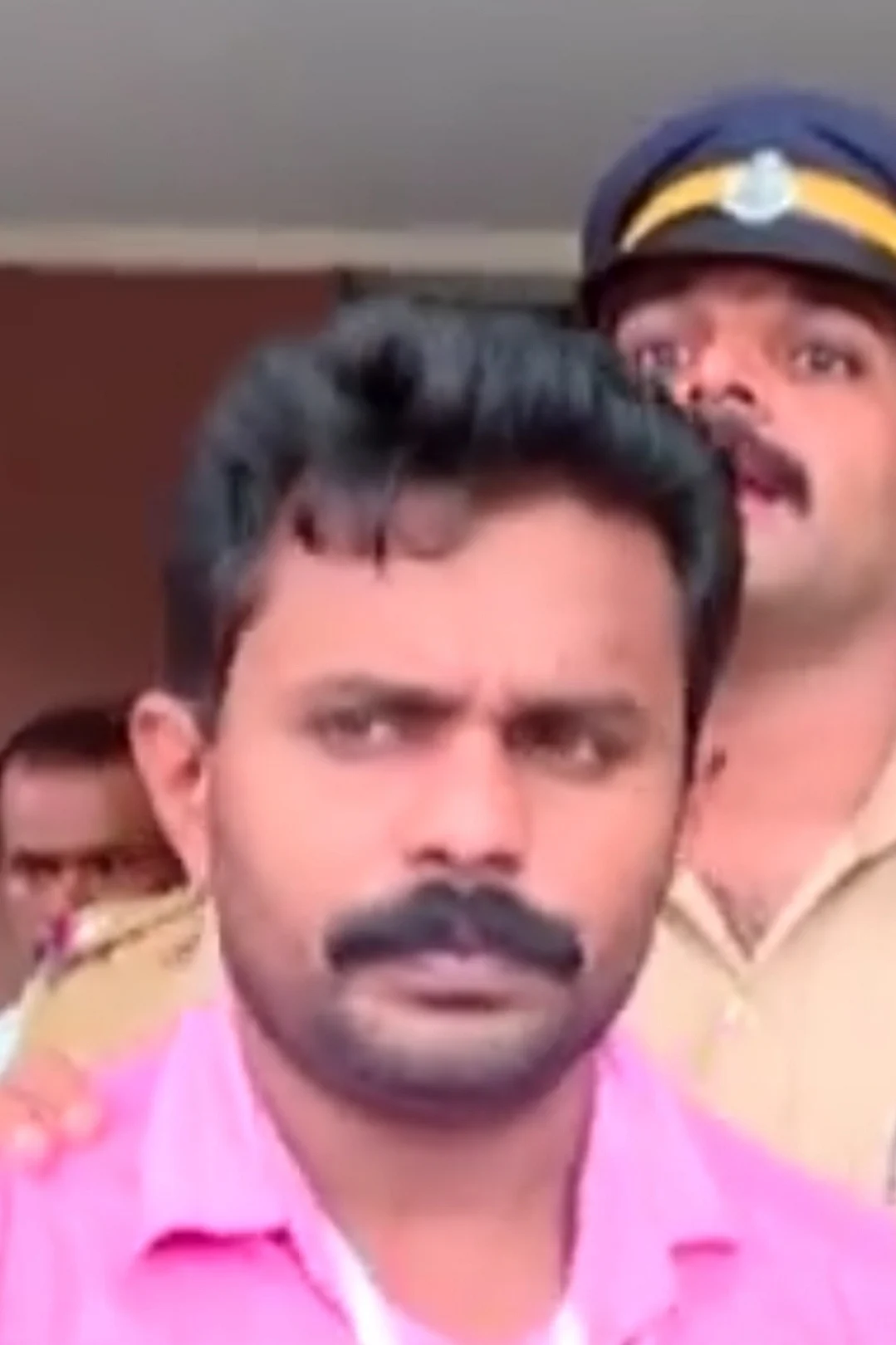 முஹம்மது ஷரீப்