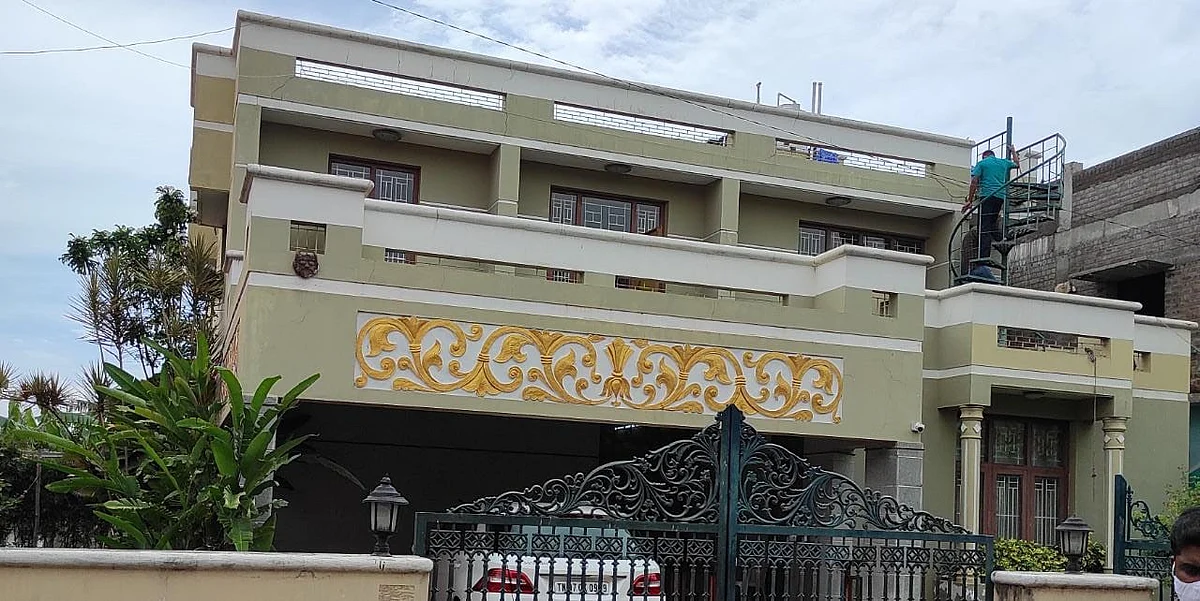 மொட்டைமாடியில் சோதனை