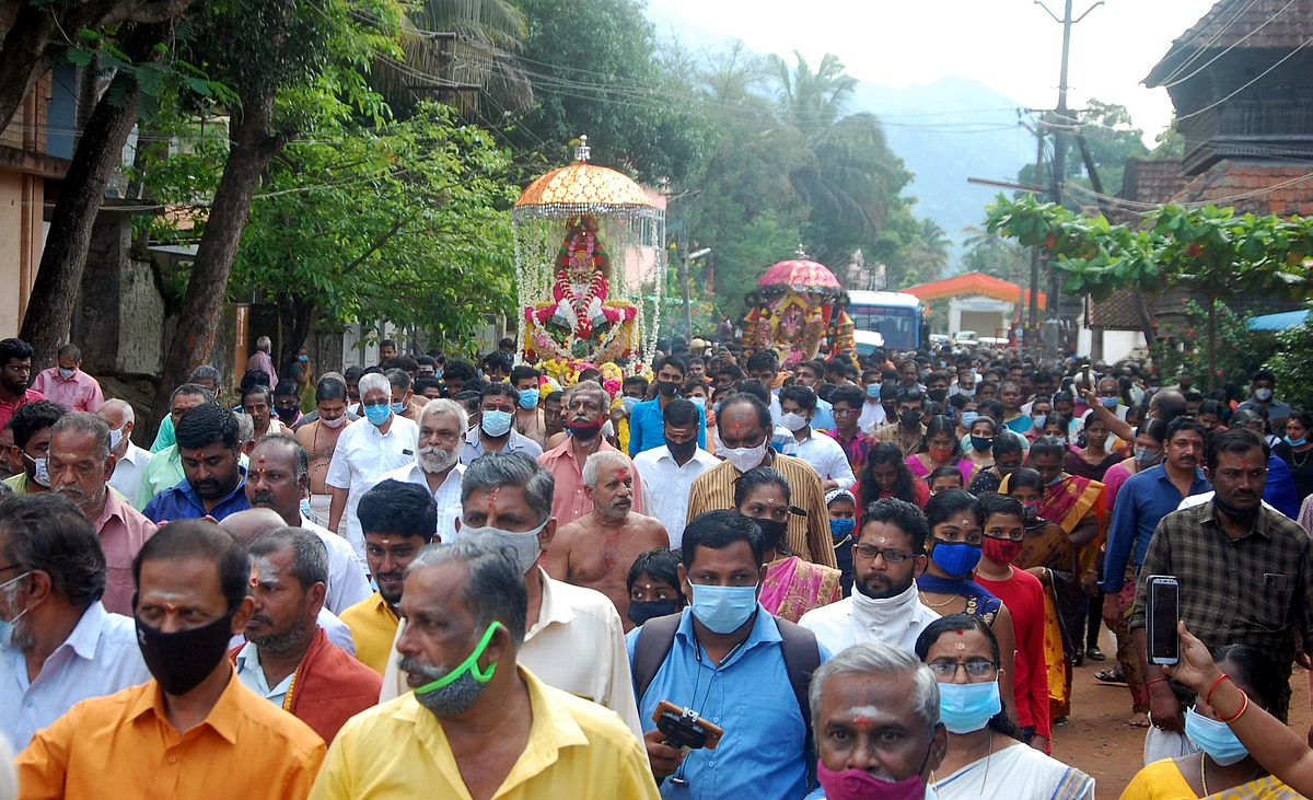 தமிழக-கேரள ஒற்றுமையை பறைசாற்றும் பத்மநாபபுரம் அரண்மனை நவராத்திரி விழா சுவாமி புறப்பாடு!